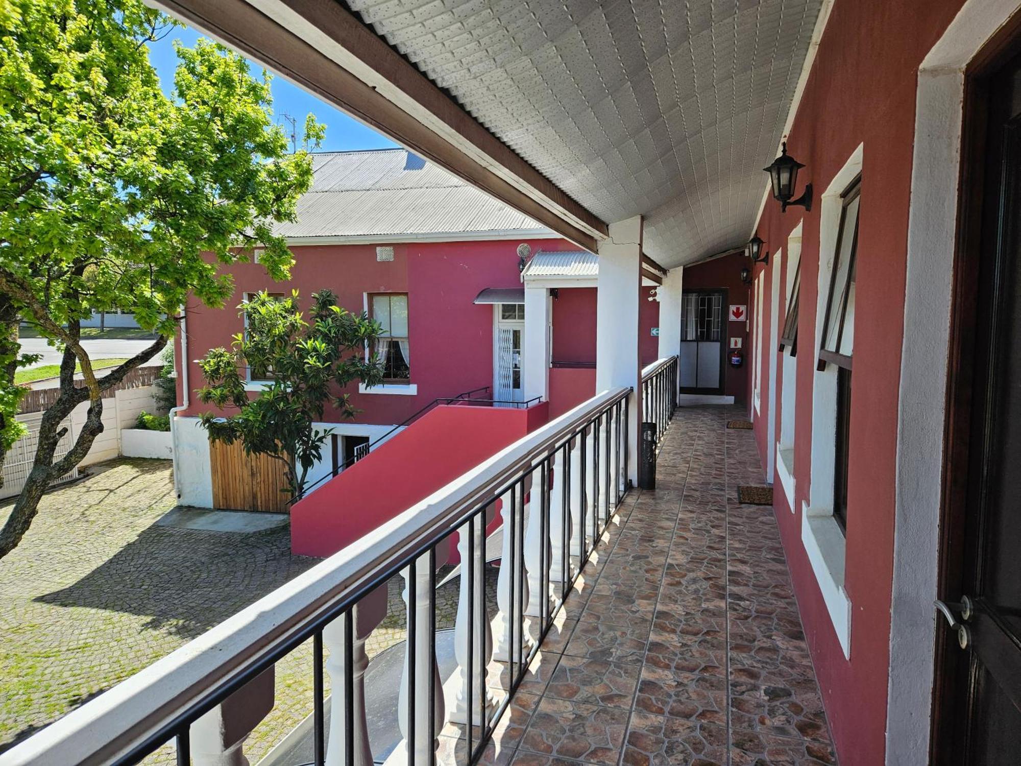 Kelkiewyn Guesthouse カレドン エクステリア 写真