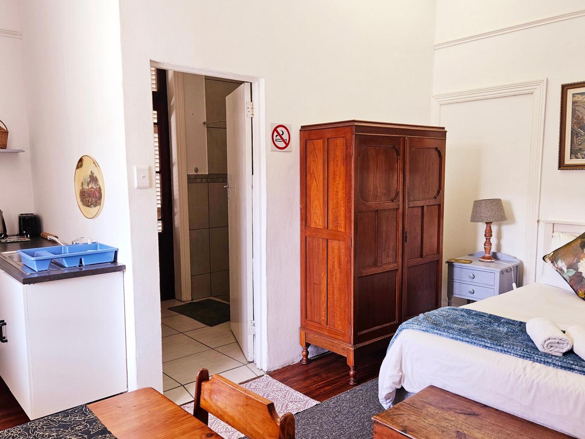 Kelkiewyn Guesthouse カレドン エクステリア 写真
